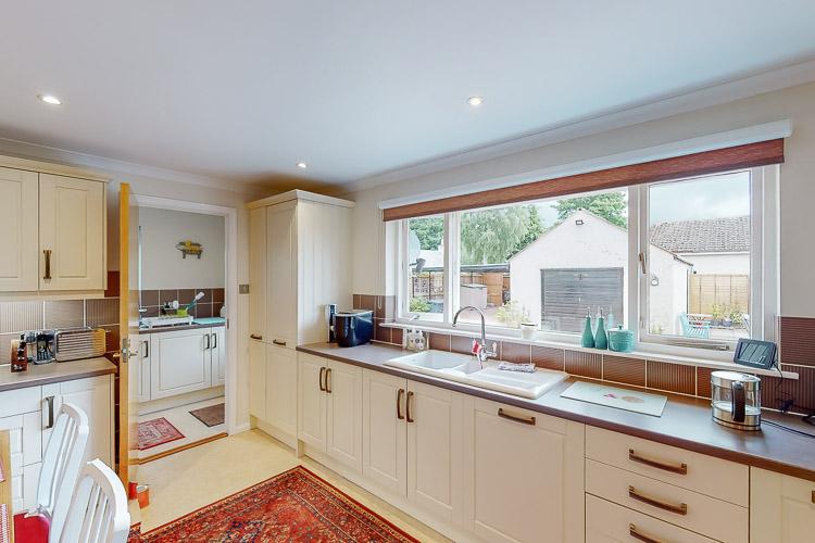 Kitchen / Dining
