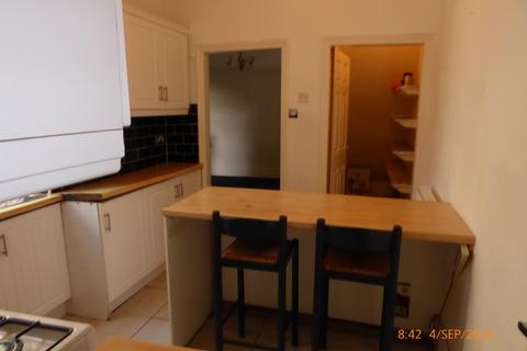 3 bedroom terraced house to rent, Vessey Terrace, Newcastle Under Lyme ST5