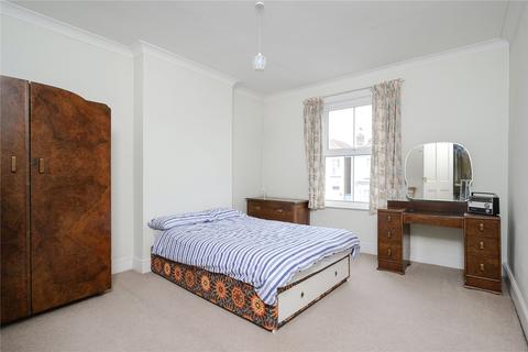 16 East Road, Kingston Upon Thames, KT2 6EL