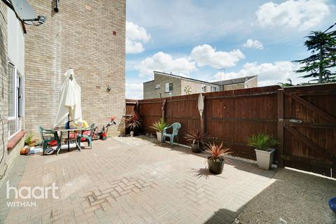 63 Allectus Way, Witham, CM8 1NZ