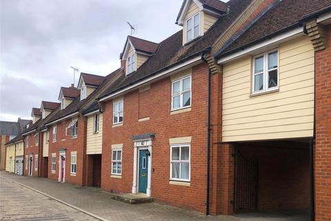 6 bedroom link detached house to rent, Hatcher Crescent, Colchester, CO2