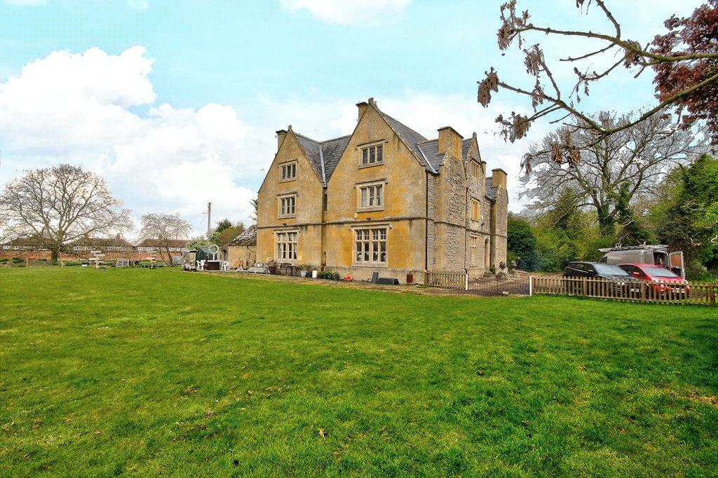 HintonontheGreen, Evesham, WR11 10 bed detached house £585,000