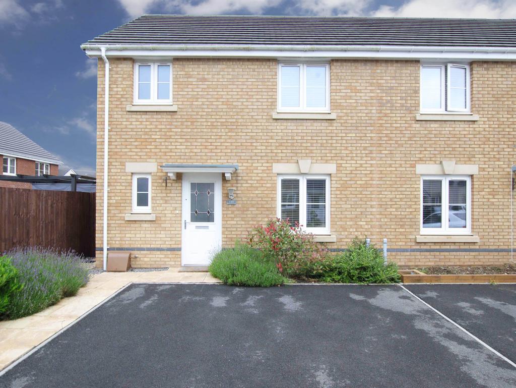 Worcester Court, Tonyrefail, CF39 8JT 3 bed semidetached house £210,000