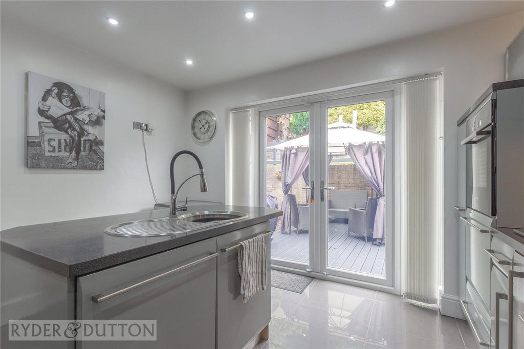 Clough Road, Middleton, Manchester, M24 3 bed semidetached house £