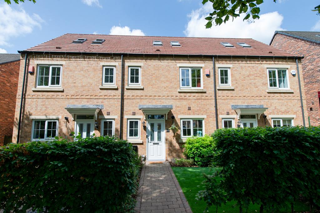 Chestnut Lane, Leeds, LS14 3 bed terraced house £225,000