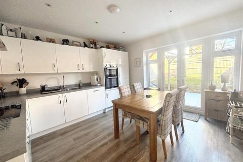 3 bedroom semi-detached house for sale, Dutchbarn Lane, Seabrook Orchards, Exeter