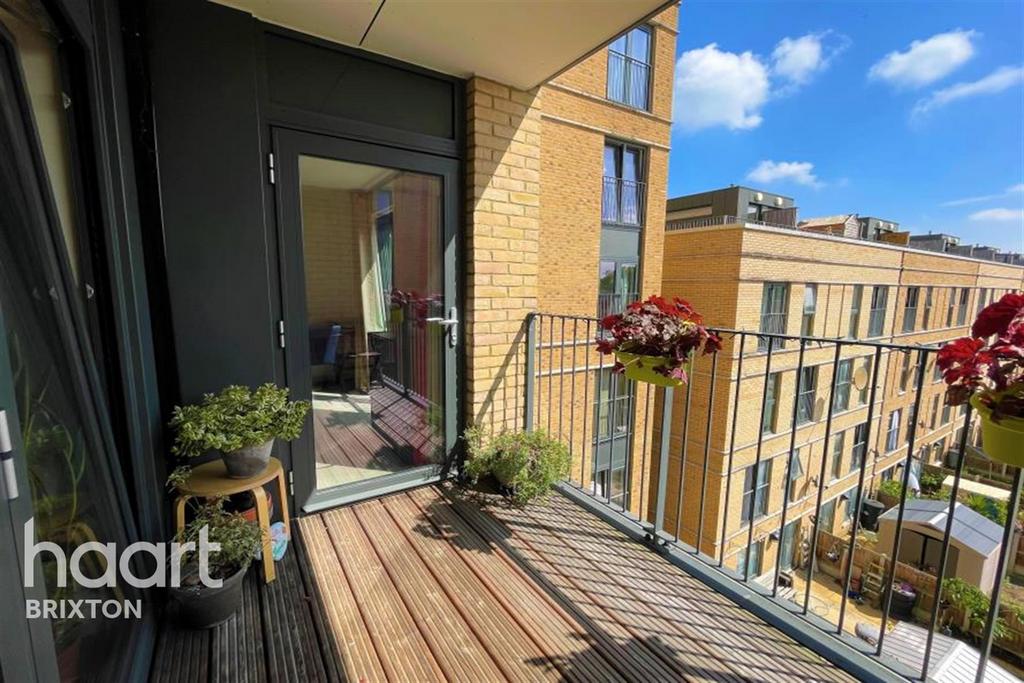 Cowley Road, London 2 bed flat £2,300 pcm (£531 pw)