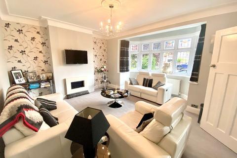 120 Squirrels Heath Road, Romford, RM3 0LU