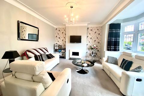 120 Squirrels Heath Road, Romford, RM3 0LU