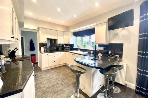 120 Squirrels Heath Road, Romford, RM3 0LU