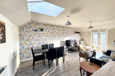30 Vernon Crescent, Exeter, EX2 7GB