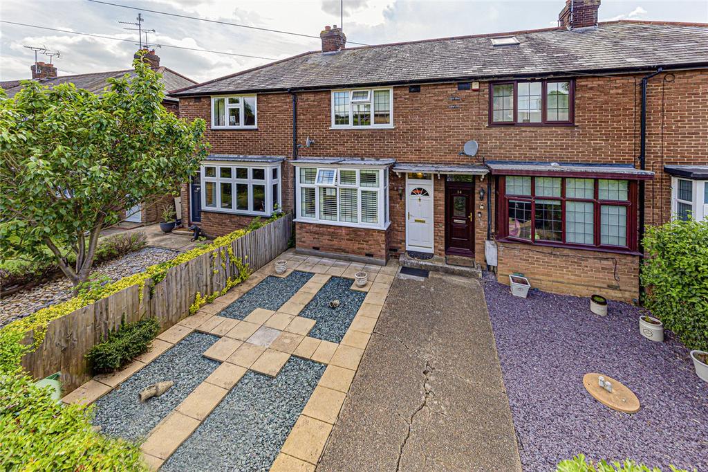 Mancroft Road, Caddington, Luton, Bedfordshire 2 bed terraced house £