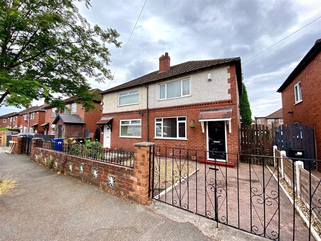 Naseby Road, Reddish, Stockport, SK5 3 bed semidetached house £185,000