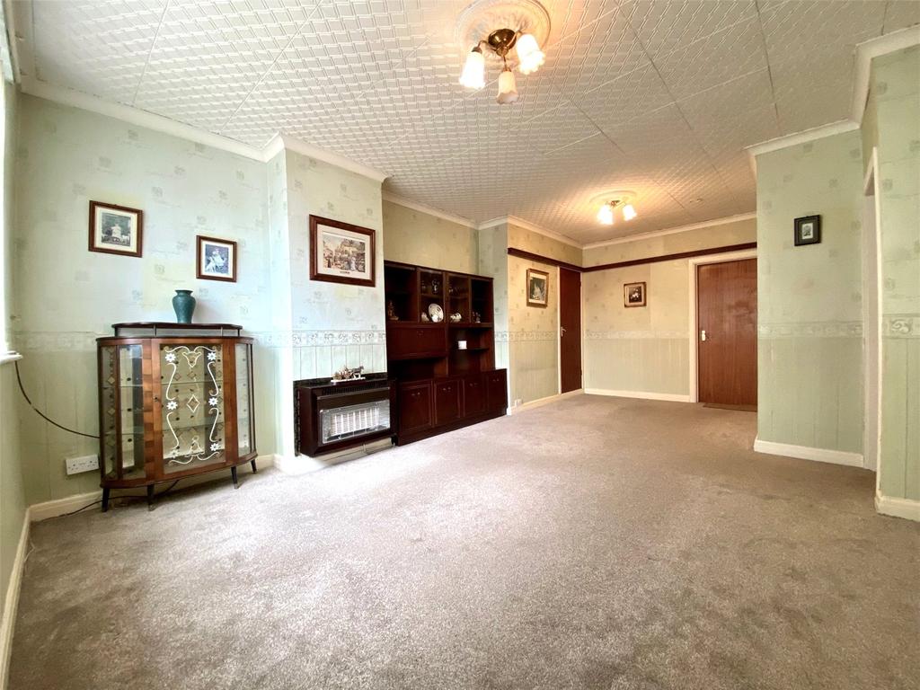 Naseby Road, Reddish, Stockport, SK5 3 bed semidetached house £185,000