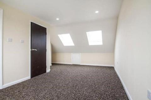 23 Middle Road, London, SW16 4HW