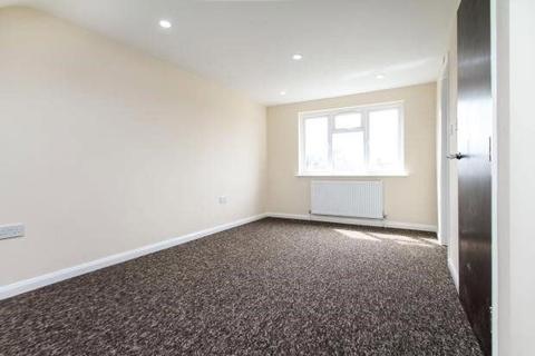 23 Middle Road, London, SW16 4HW