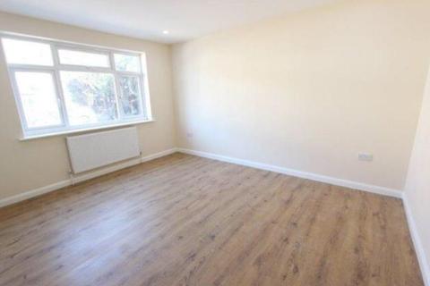 23 Middle Road, London, SW16 4HW