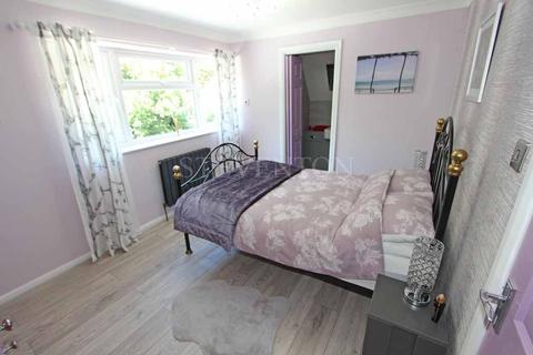 7 Alpine Way, Wolverhampton, WV3 9ED