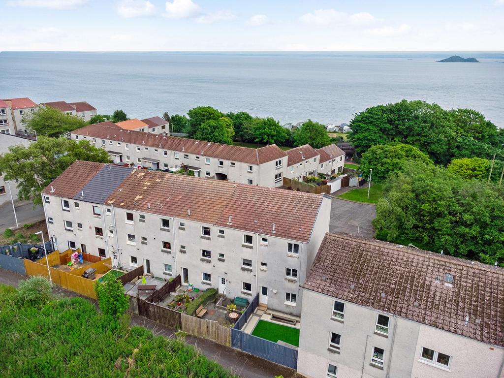 Boswell Drive, Kinghorn, KY3 4 bed townhouse £159,500