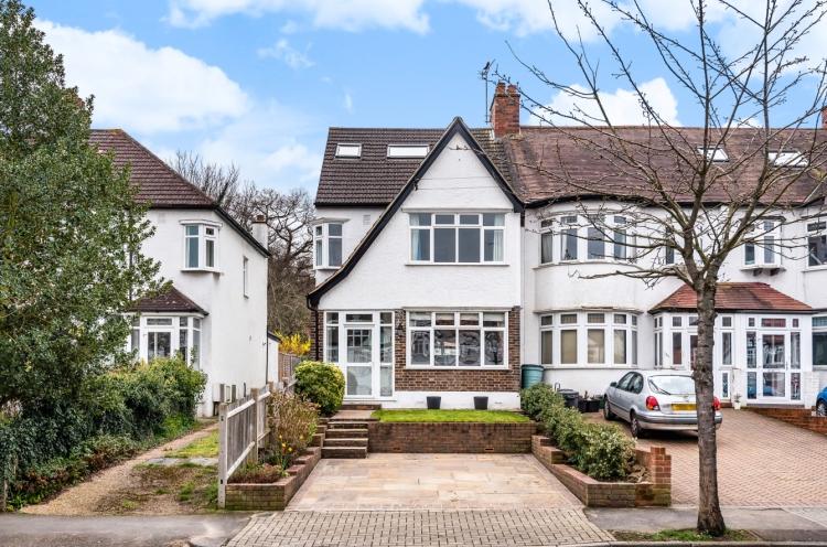 Pickhurst Rise West Wickham BR4 4 bed end of terrace house - £2,600 pcm ...