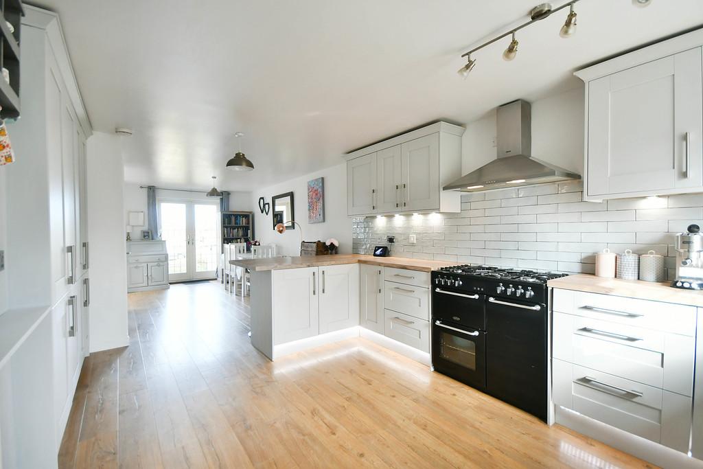 The Wern, Lechlade 3 bed semidetached house £369,500