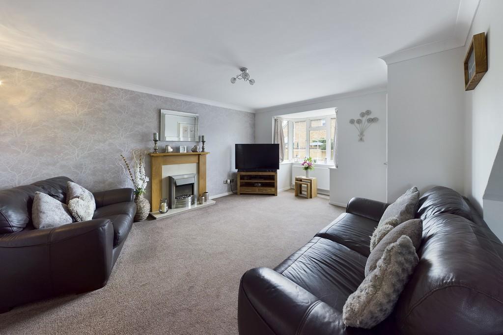 Canons Close, Thetford 4 bed detached house £290,000