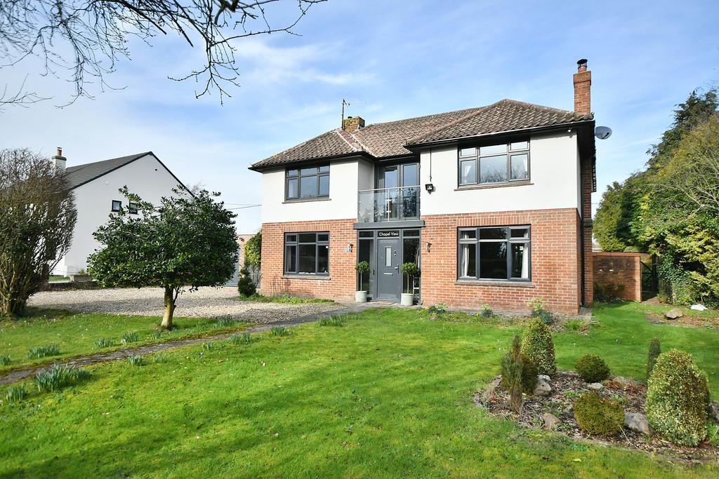 Butts Road, Chiseldon, SN4 5 bed detached house £700,000