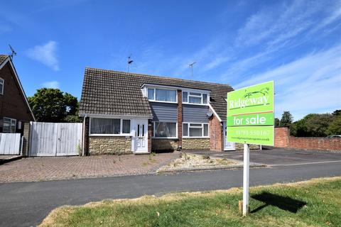 4 Larksfield, Swindon, SN3 5AD