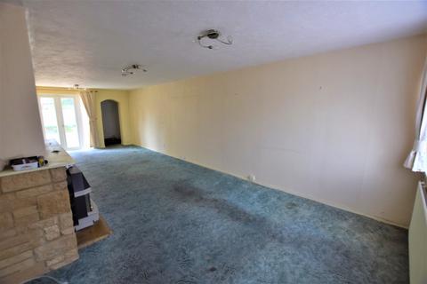 4 Larksfield, Swindon, SN3 5AD