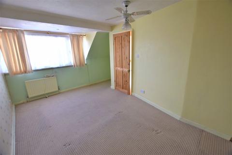 4 Larksfield, Swindon, SN3 5AD
