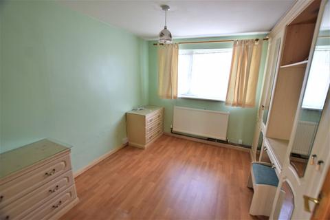 4 Larksfield, Swindon, SN3 5AD