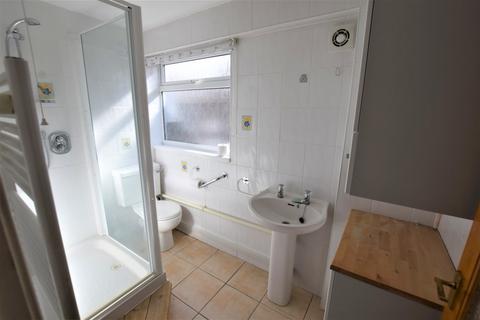 4 Larksfield, Swindon, SN3 5AD