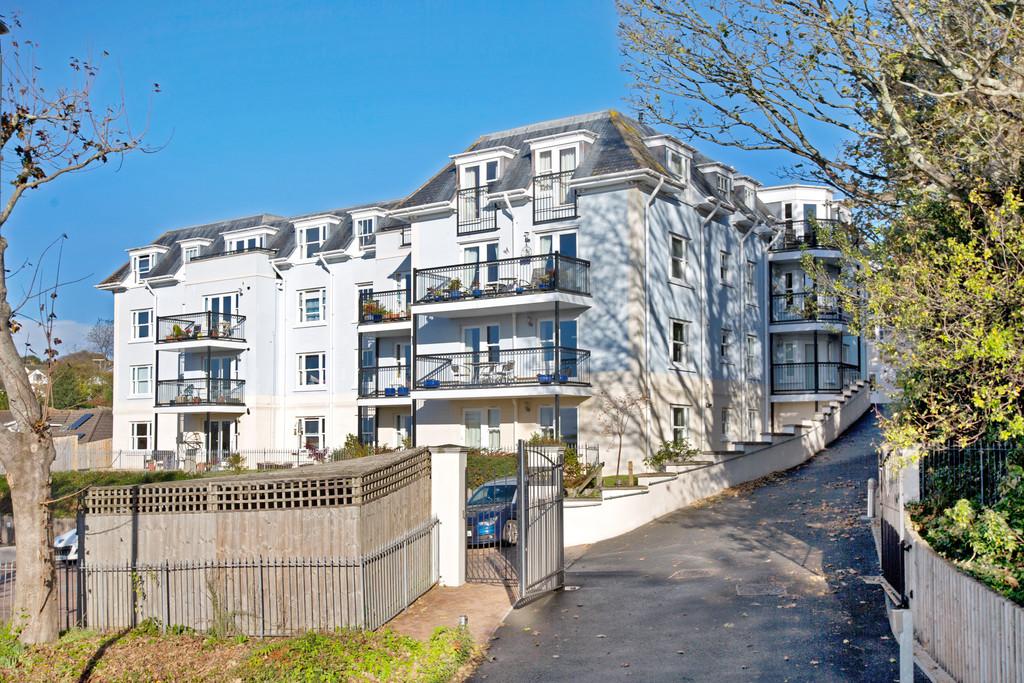 New Road, Teignmouth 2 bed apartment £239,995