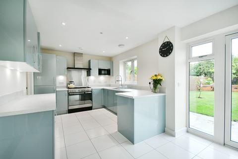 9 Jupiter Close, Blunsdon, Swindon, SN26 8AH