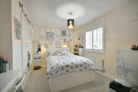 9 Jupiter Close, Blunsdon, Swindon, SN26 8AH