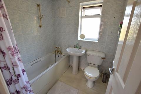 36 The Chesters, Westlea, Swindon, SN5 7DB