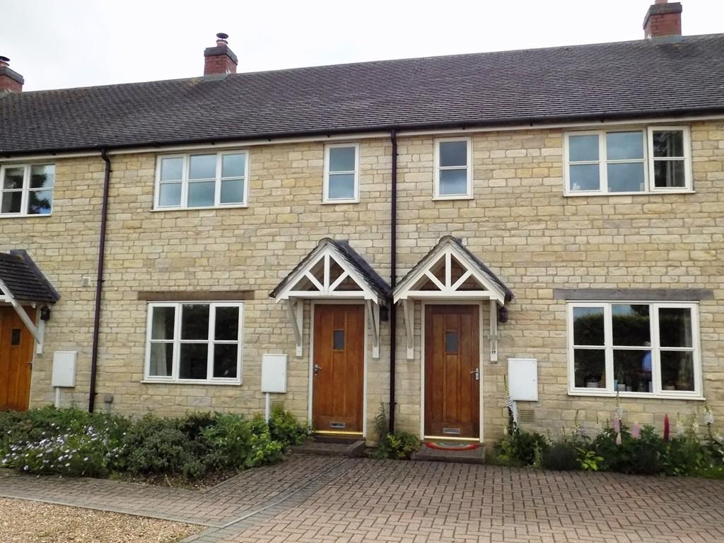 Weston Road, Lois Weedon 2 bed terraced house £900 pcm (£208 pw)