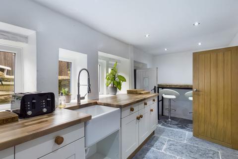 4 Doctor Lane, Scouthead, Oldham, OL4 4AB