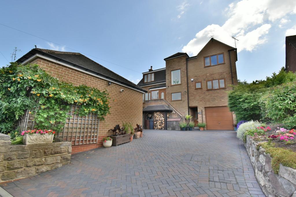 Ashby Road, BurtononTrent 3 bed detached house £399,950