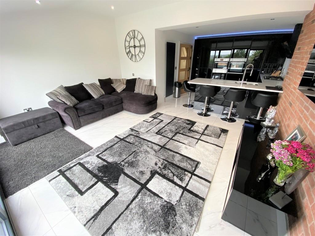 Kitchen, Dining / Lounge