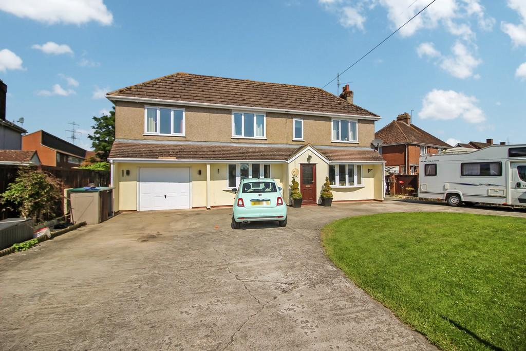 High Street, Haydon Wick, Swindon Studio £600 pcm (£138 pw)