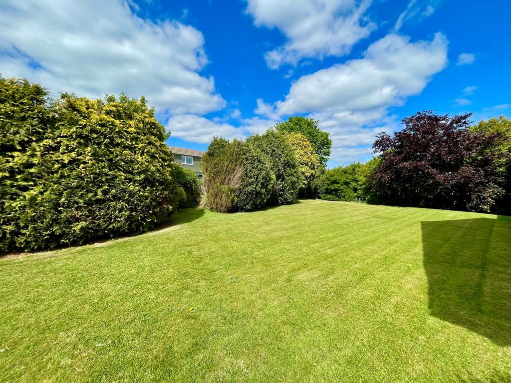 En Passant Rear Garden1 25