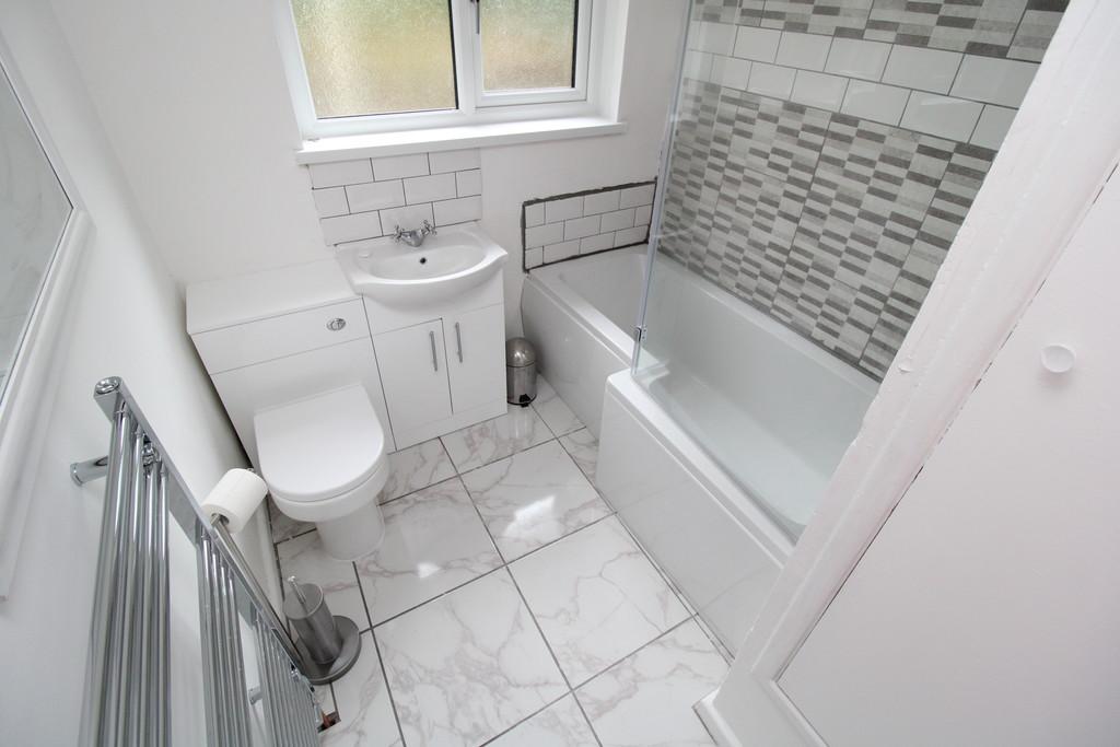 Tennyson Close, Rhydyfelin 3 bed terraced house £595 pcm (£137 pw)