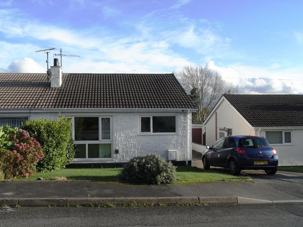 Tyddyn Isaf, Menai Bridge, Anglesey... 2 bed bungalow £695 pcm (£160 pw)