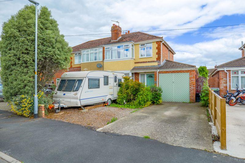 Woodstock Gardens, Melksham SN12 3 bed semidetached house for sale £