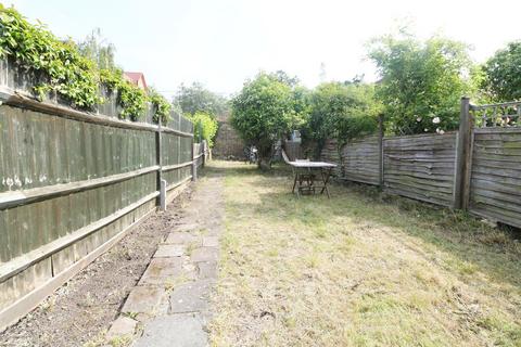 4 bedroom terraced house to rent, Trevelyan Road, Tooting, London, SW17