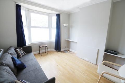 4 bedroom terraced house to rent, Trevelyan Road, Tooting, London, SW17
