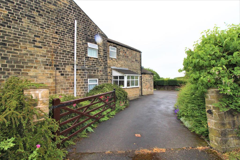 Tankersley Lane, Hoyland, Barnsley, South Yorkshire, S74 0DR 3 bed semi