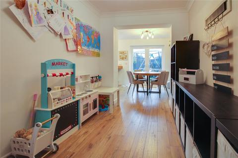 6 Primrose Close, Swindon, SN25 1QY