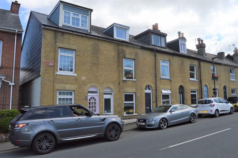 Park Road, Cowes 3 bed terraced house £795 pcm (£183 pw)